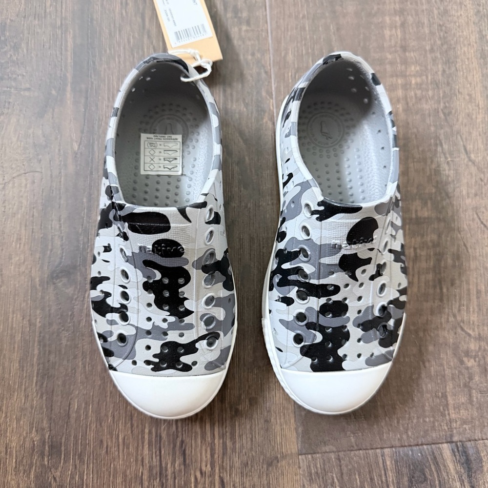 Native Jefferson Print Shoes | Mist Camo | Size: 10 - Picture 4 of 9